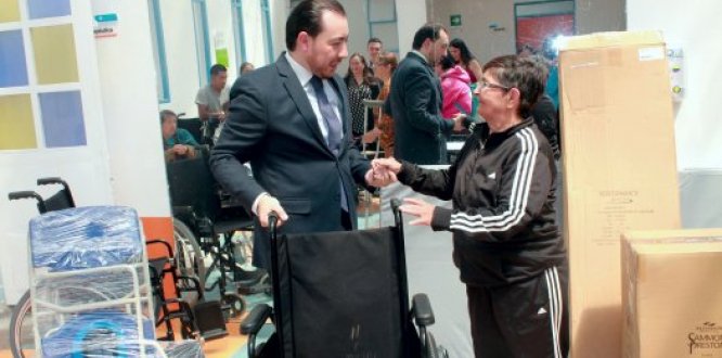 Ayudas Técnicas a Personas con discapacidad