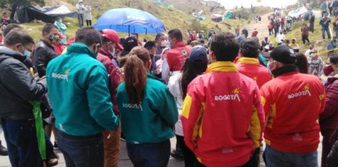 Foto de las familias y entidades en dialogos